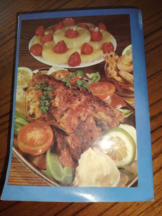 Livro de Culinária de Laura Santos A mulher na Sala e na cozinha