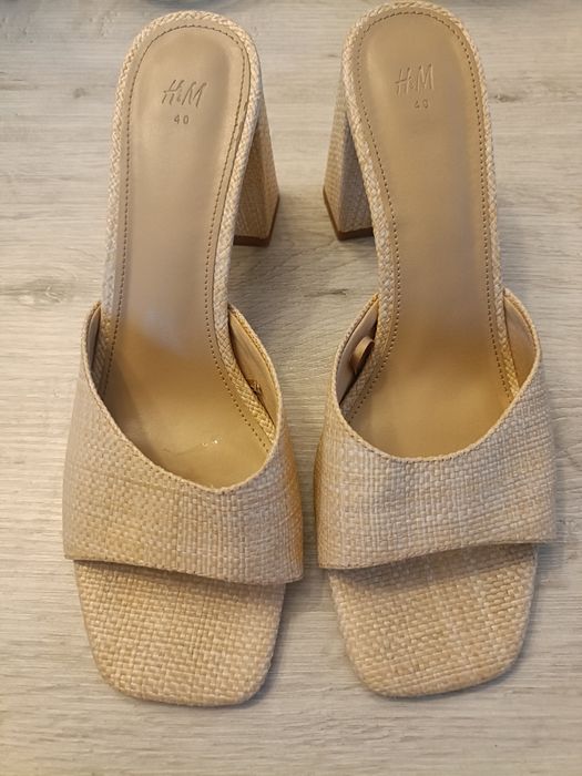 Eleganckie Klapki H&M na obcasie