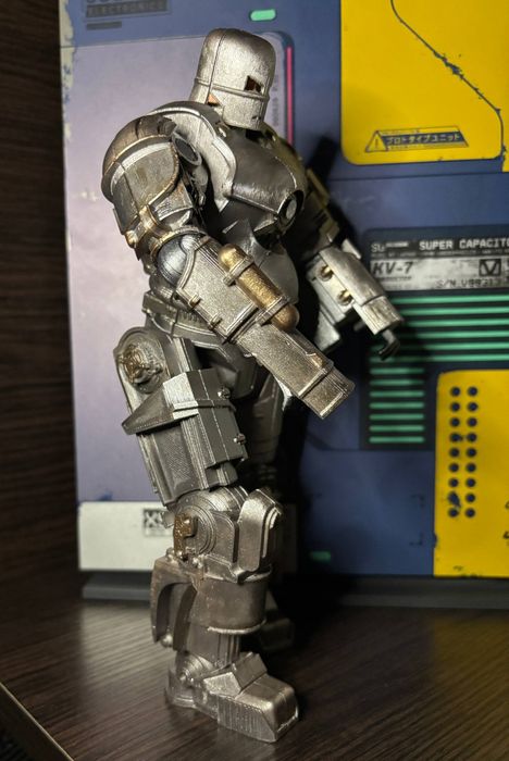 Iron man, залізна людина