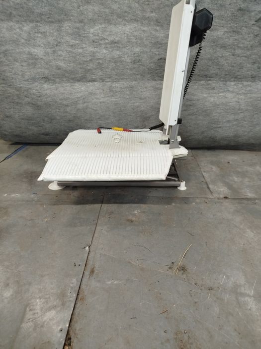 Продам подъемник для ванной AQUATEC