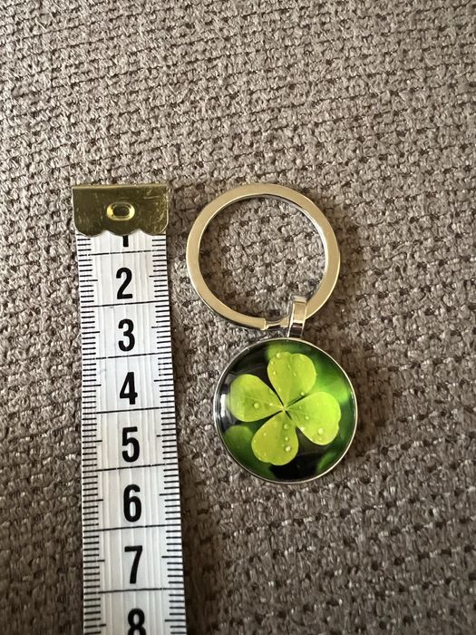 Брелок для ключей с клевером