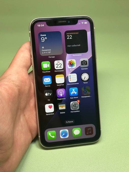 iPhone XR / 64 GB / White 5