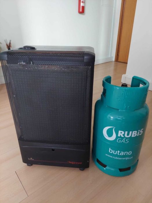 aquecedor a gás + duas botijas de gás