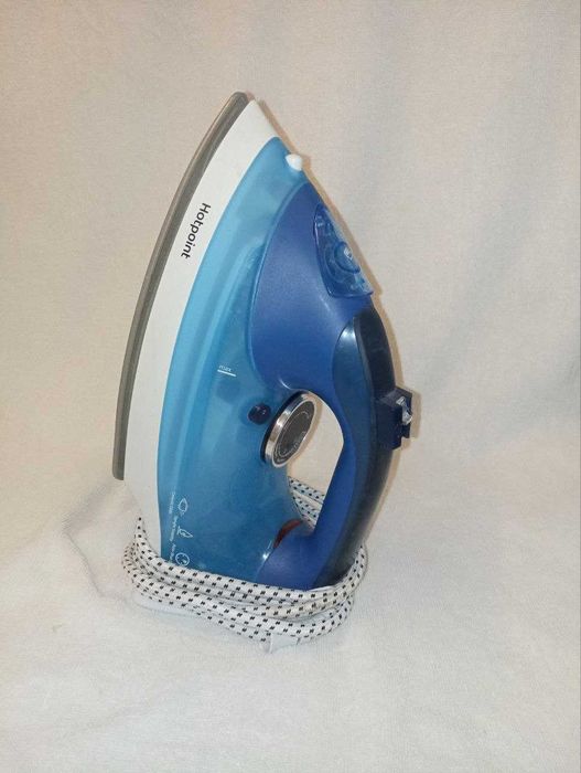 Праска Hotpoint Ariston SI DC30 BA1