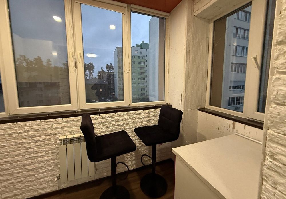 Продам терміново ! Квартира з ремонтом меблями та технікою, 1-кімн., 37 м², Ірпінь. Поруч центральний парк
