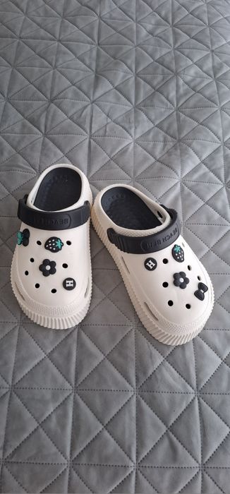 Продам нові .   .