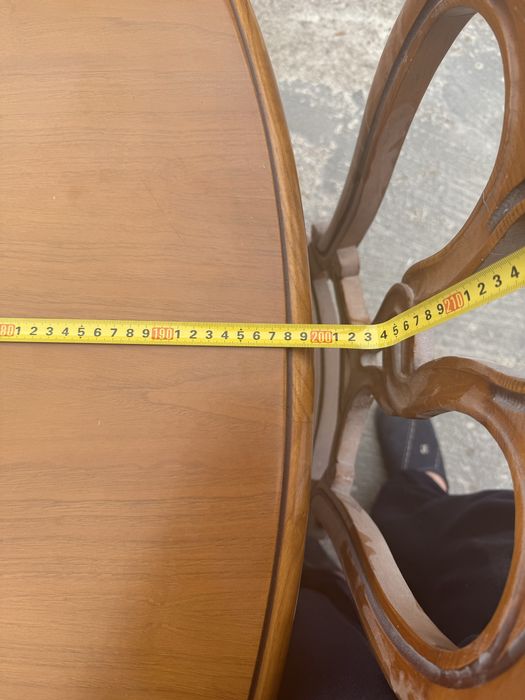 Mesa de Jantar 6 lugares e 2 camas de solteiro de madeira boa