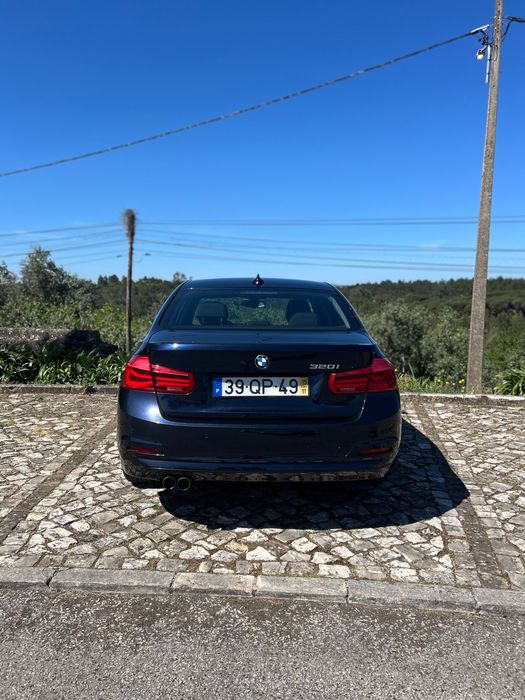 BMW 320i  85.000km