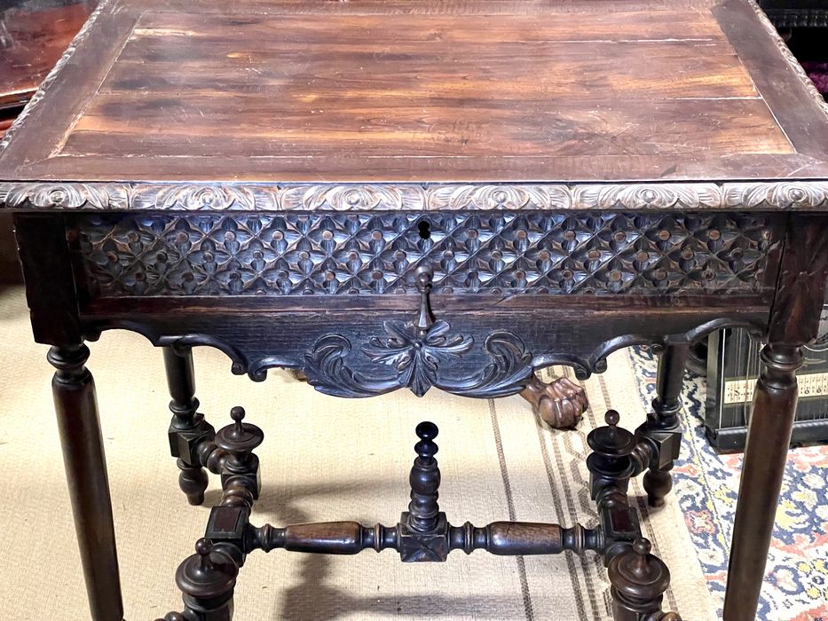 Mesa antiga tipo gotico imperio seculo 19