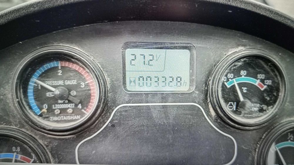 Koparko -ładowarka Kingway  o udźwigu 1600 kg