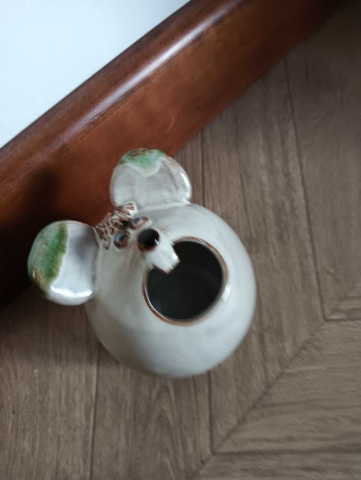 Myszka ozdoba ceramiczna z otworem np na ołówek wazonik