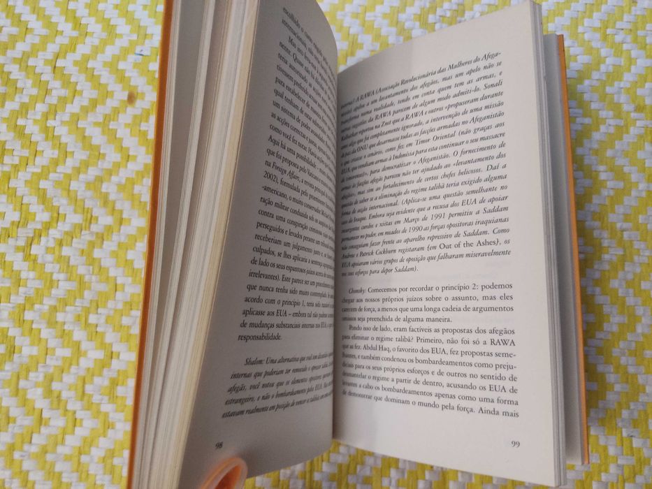 IRAQUE Assalto ao Médio Oriente – 
Noam Chomsky