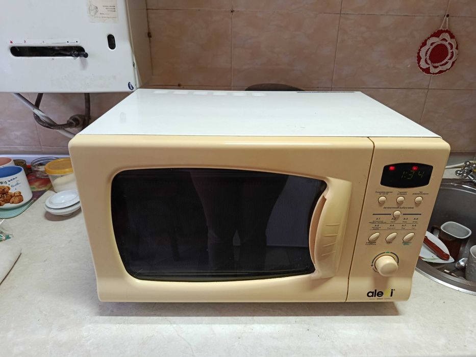 Мікрохвильовка alesi, потребує ремонту