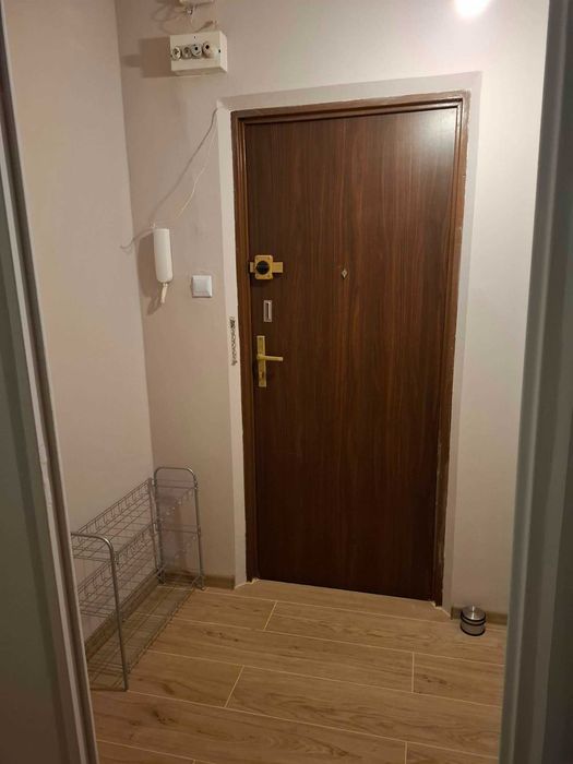 Kawalerka z oddzielną kuchnią w dobrej lokalizacji - Widok 6