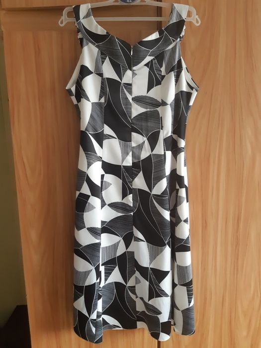 Sukienka na  grubych ramiączkach 38