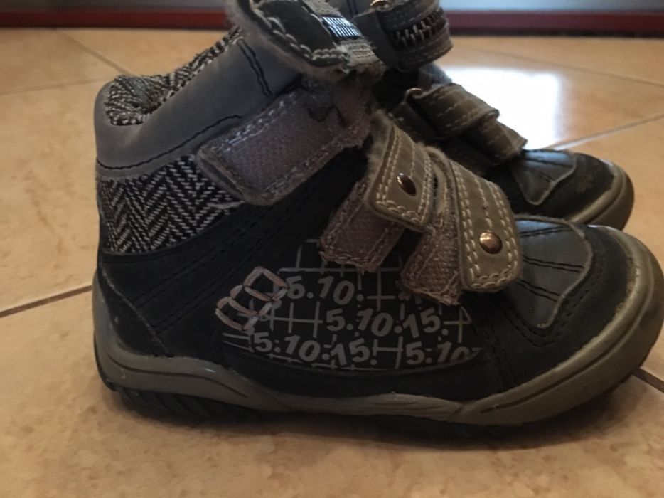 Półbuty wysokie 5-10-15 r.23