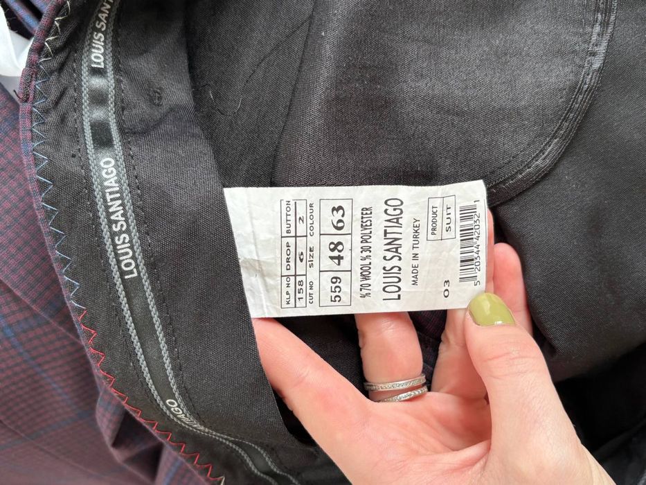 Костюм чоловічий (брюки, жилетка, сорочка, піджак)