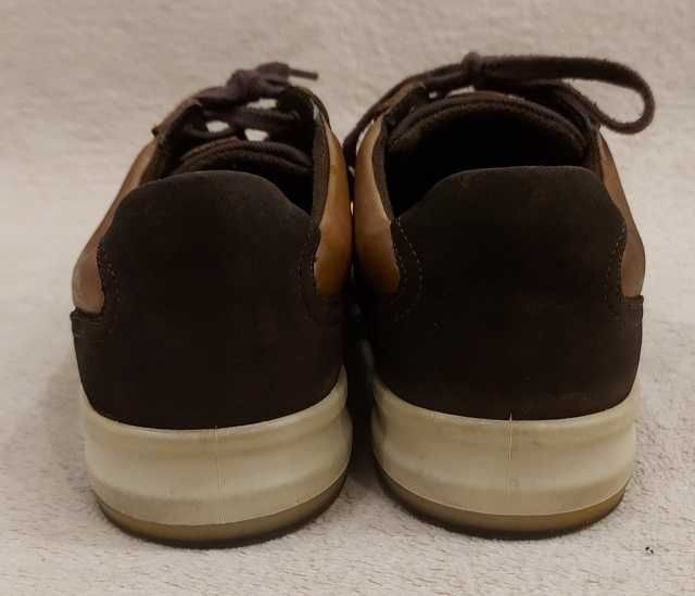 Кросівки    ECCO