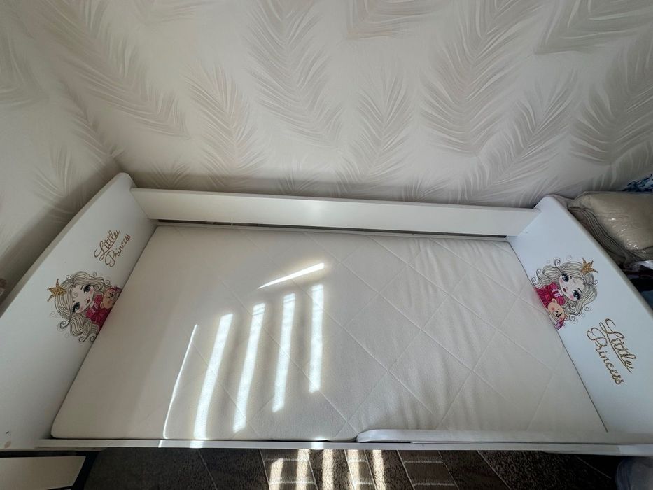Дитяче ліжко з матрацом (самовивіз)