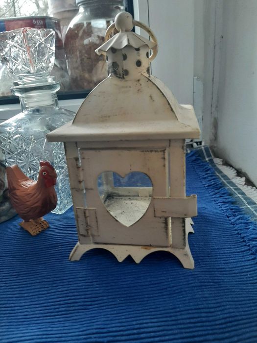 figurka z kogutem i z osiolkiem