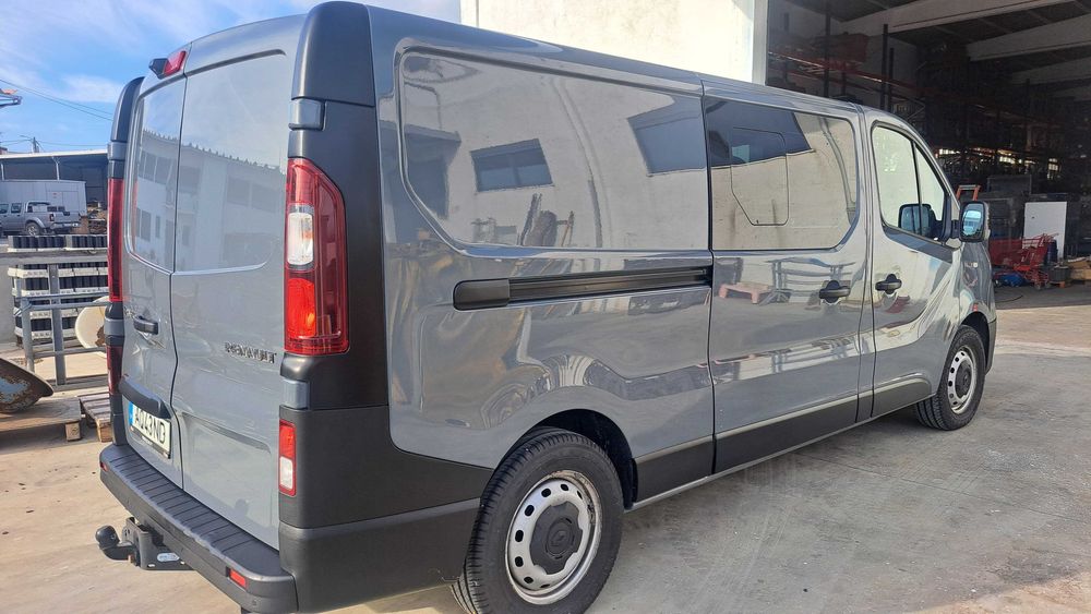 Renault Trafic 6 Lugares Automática