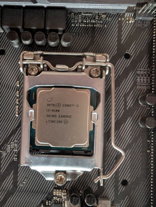 Bundle ASUS ROG Strix Z370-F Gaming + Intel i3-8100