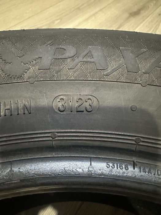 Продам пару зимових шин 225/55 16