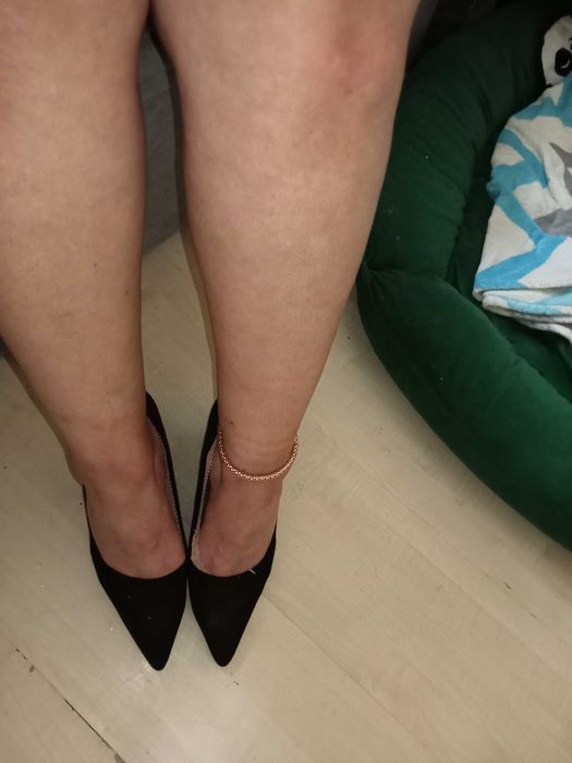 Zamszowe czółenka na  SŁUPKU