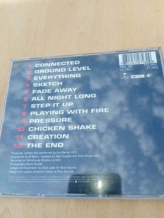 CD Stereo Mc's connected