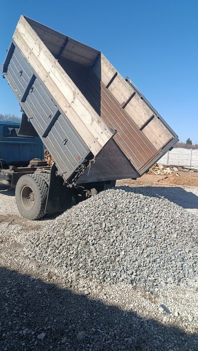 Продам щебень строительный,песок,отсев.