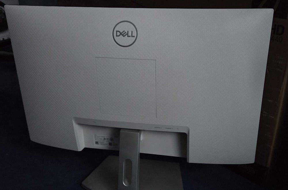 Monitor Dell S2421H.
