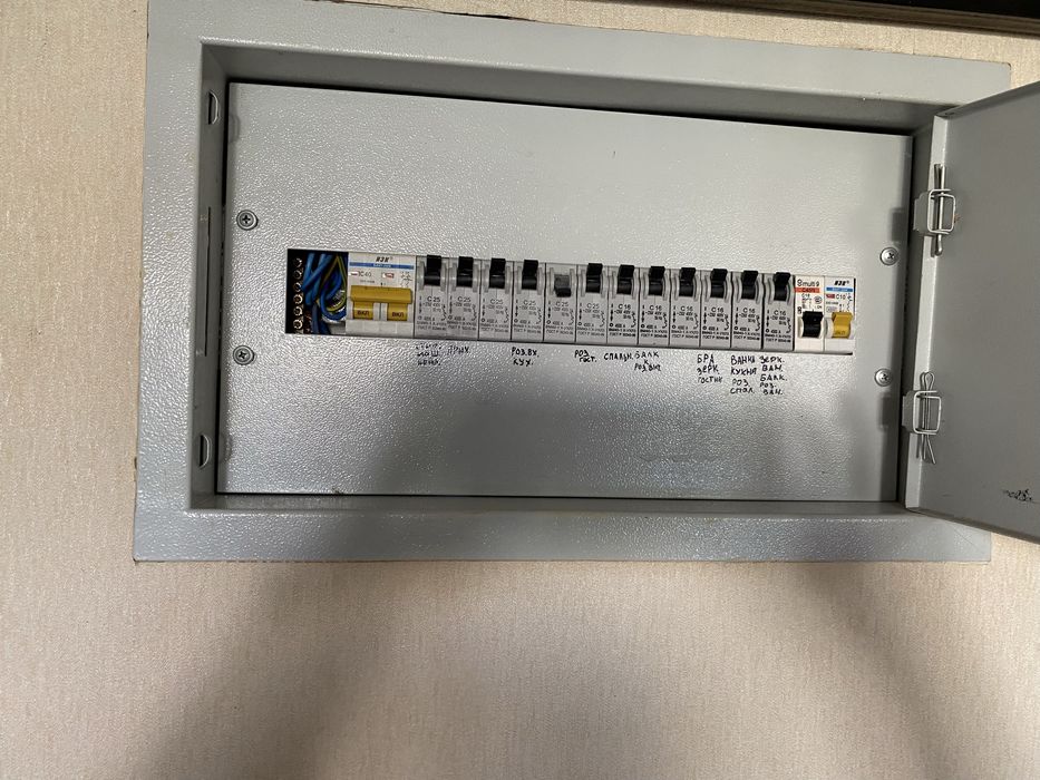 Продаю 2 кв. ул. Садовая - Пограничная , 73 кв.м.