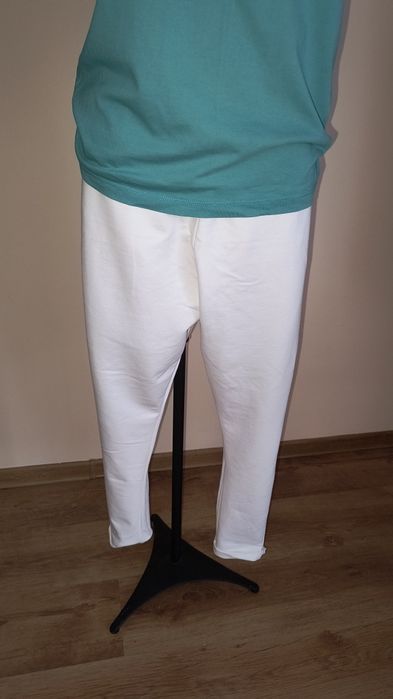 Legginsy białe nowe