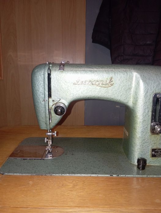 Drzwi ludzki maszyna do szycia