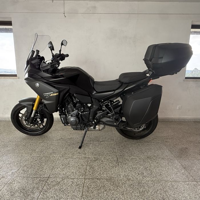 Yamaha Tracer 7 GT de 2025 akrapovic
