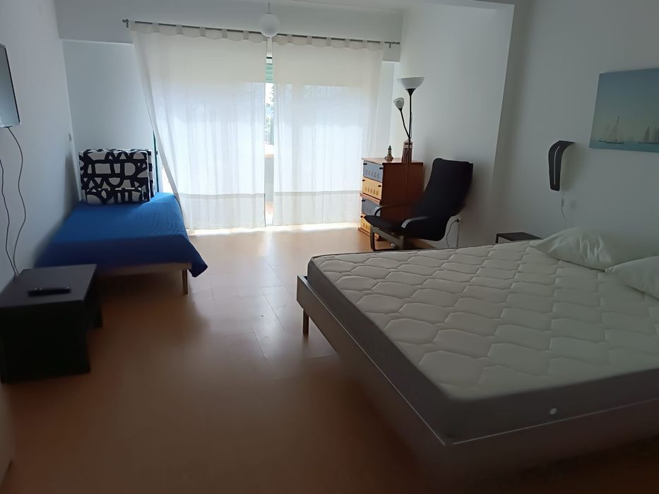 Duplex T1 em Sesimbra com vista mar.