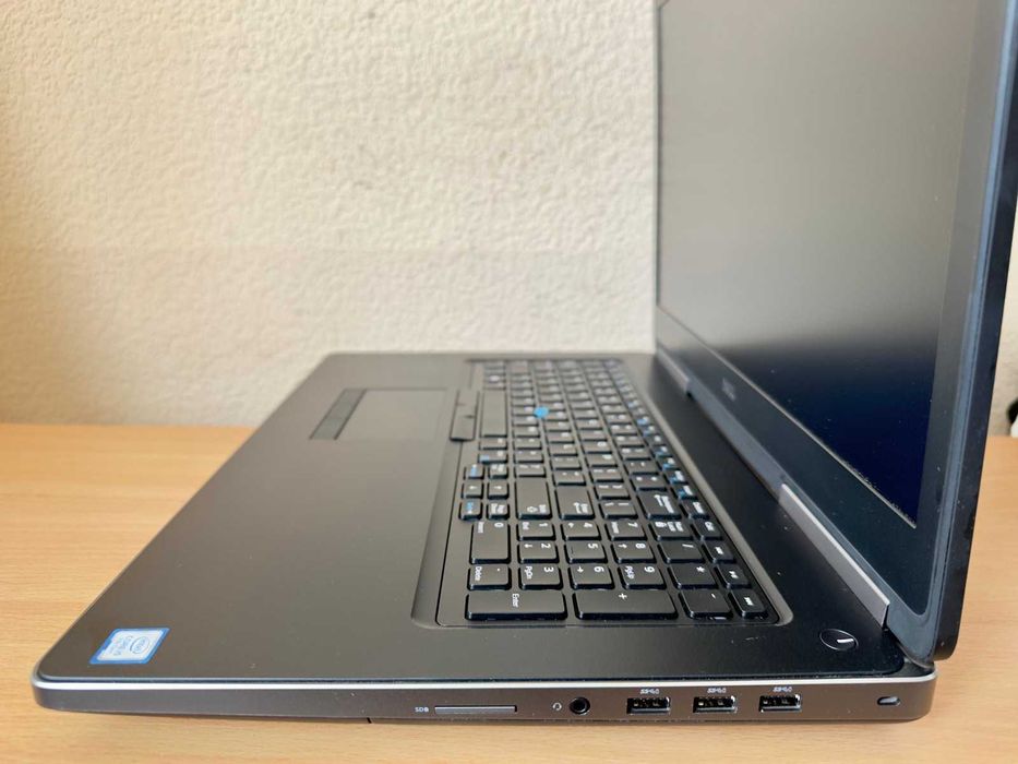 Профі 17.3" DELL Precision 7720 FHD IPS i5-7440HQ/16/512M.2/Quadro 4GB