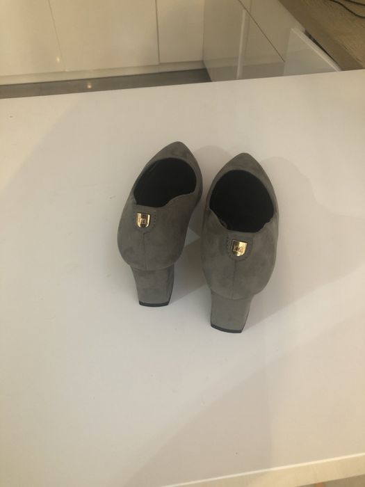 Buty monnari 37 na obcasie ..