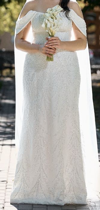 Весільна сукня.