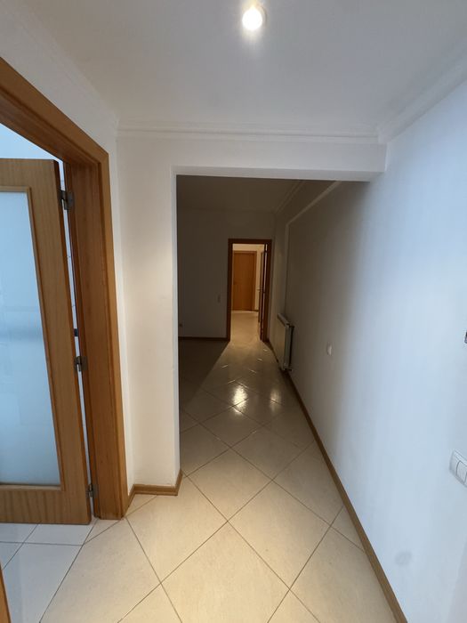 Quarto para arrendar