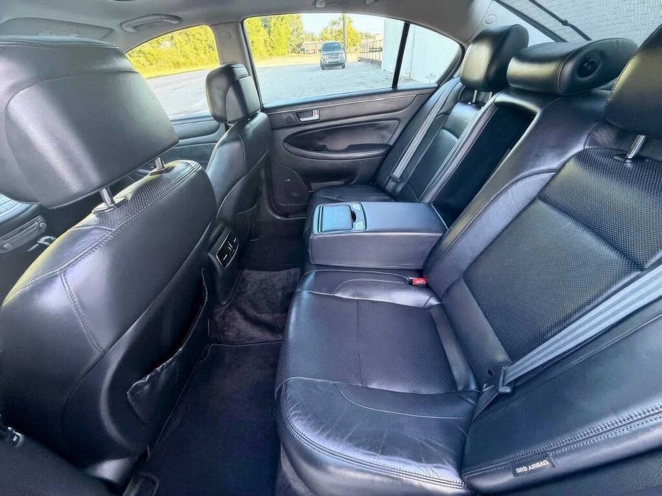 Hyundai Genesis      2012