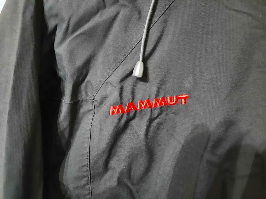 Куртка вітровка mammut