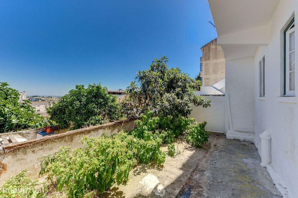 Apartamento T2 ,Terraço, 84m2, Rua General Teófilo da Trindade, Arrend