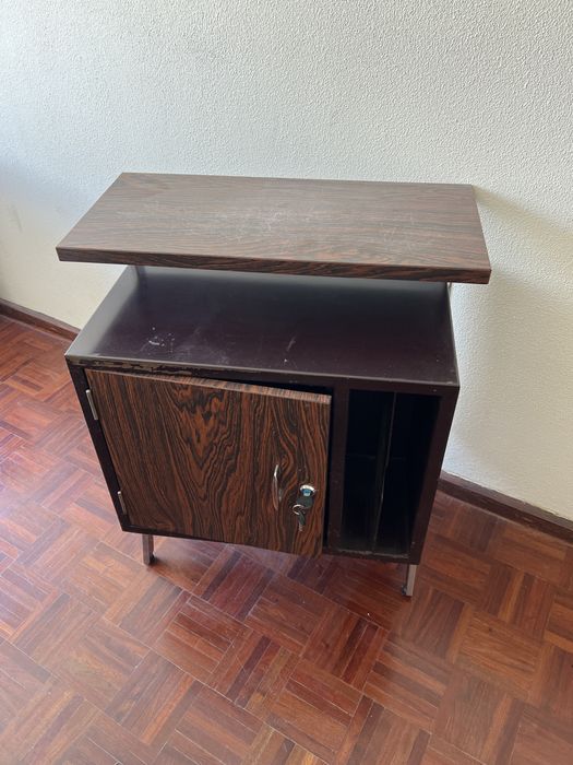 Mesa de cabeceira vintage escandinava