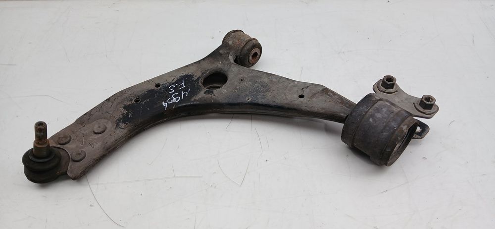 Braço de suspensão frente esquerdo FORD Focus II (DA_)