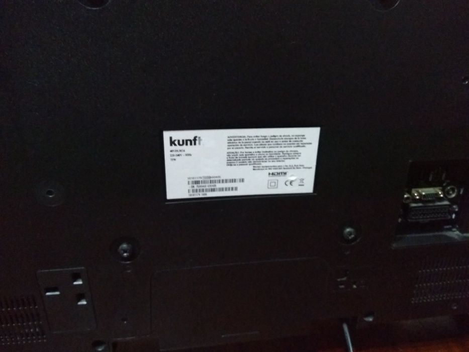 TV LCD Kunft 40VDLM16 - Para Peças, a partir de: