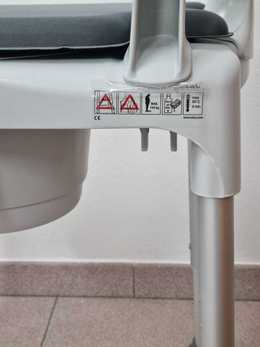 Cadeira de Banho e Sanitária 3 em 1