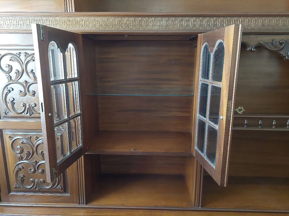 Louceiro para sala de jantar