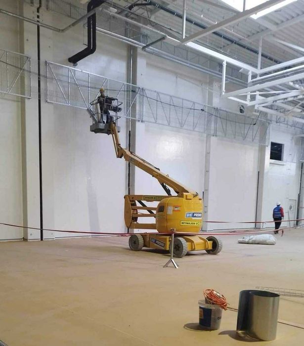 Wynajem podesty ruchome, zwyżki, podnośniki, ładowarki teleskopowe