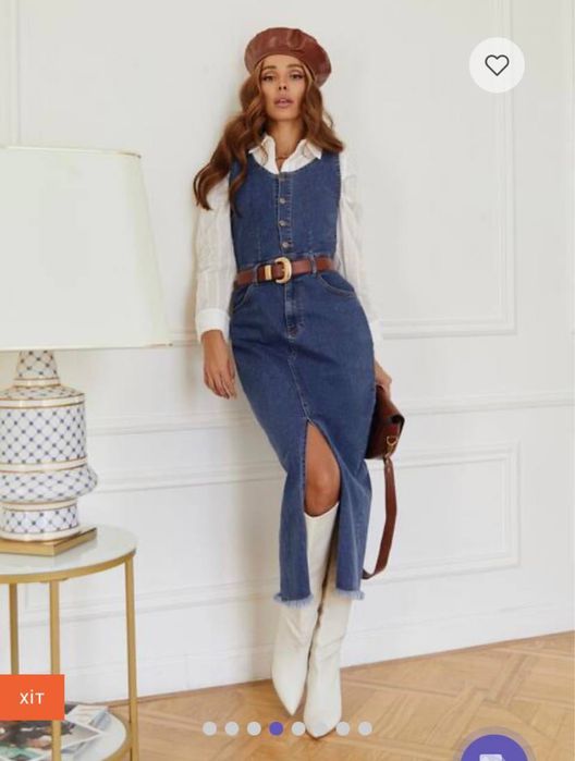 Джинсовий сарафан довжини міді.